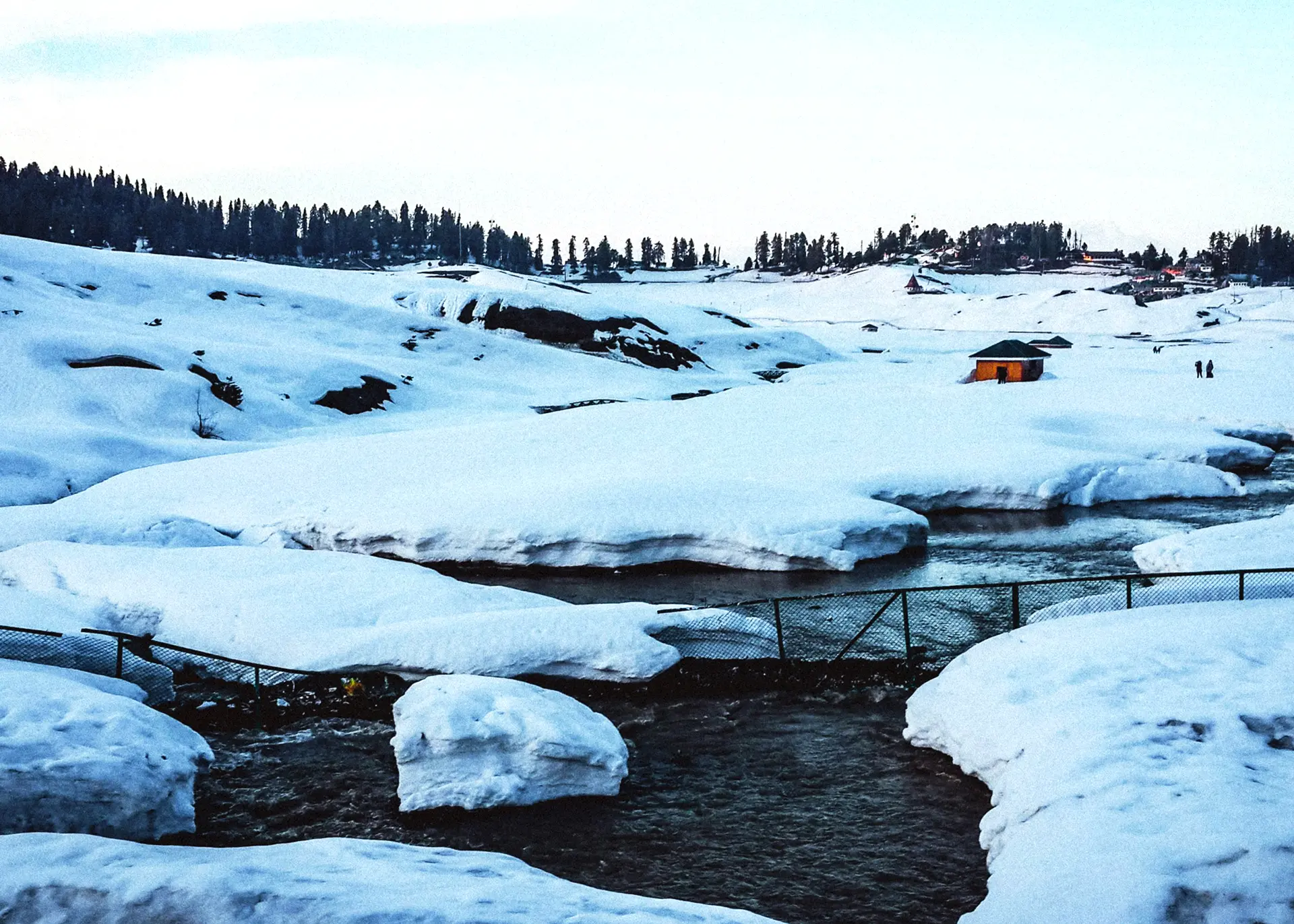Kashmir Scenic Escape